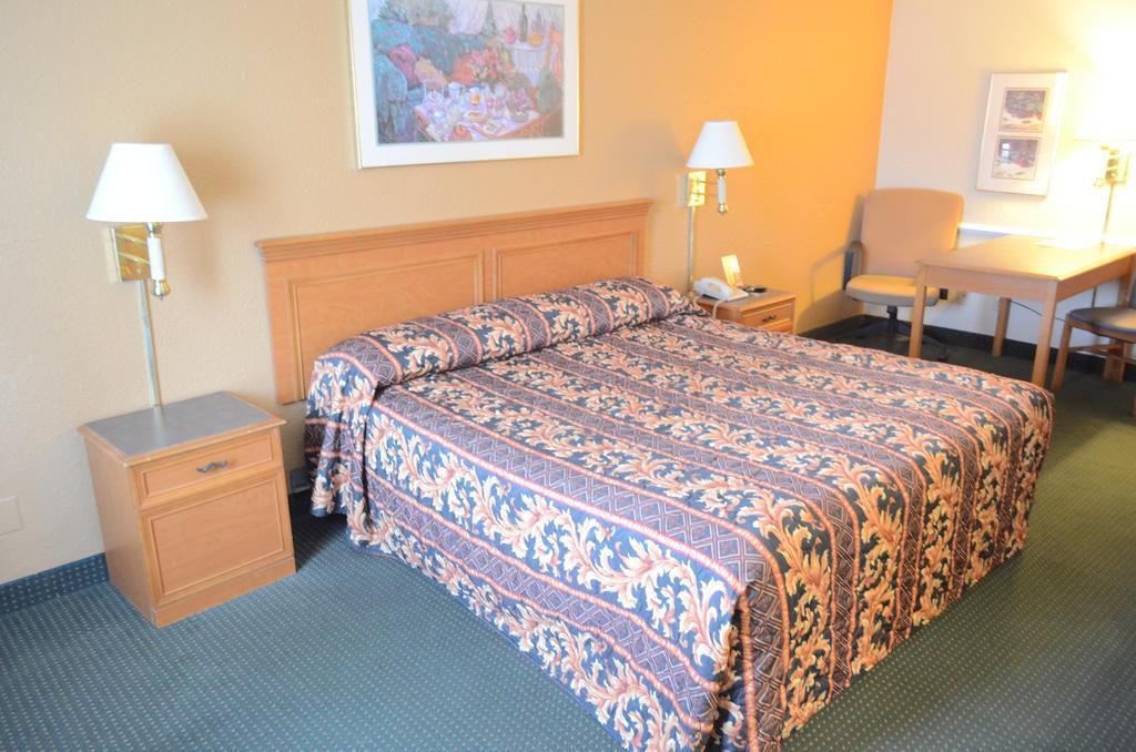 America'S Inn Houston/Stafford /Sugarland Δωμάτιο φωτογραφία